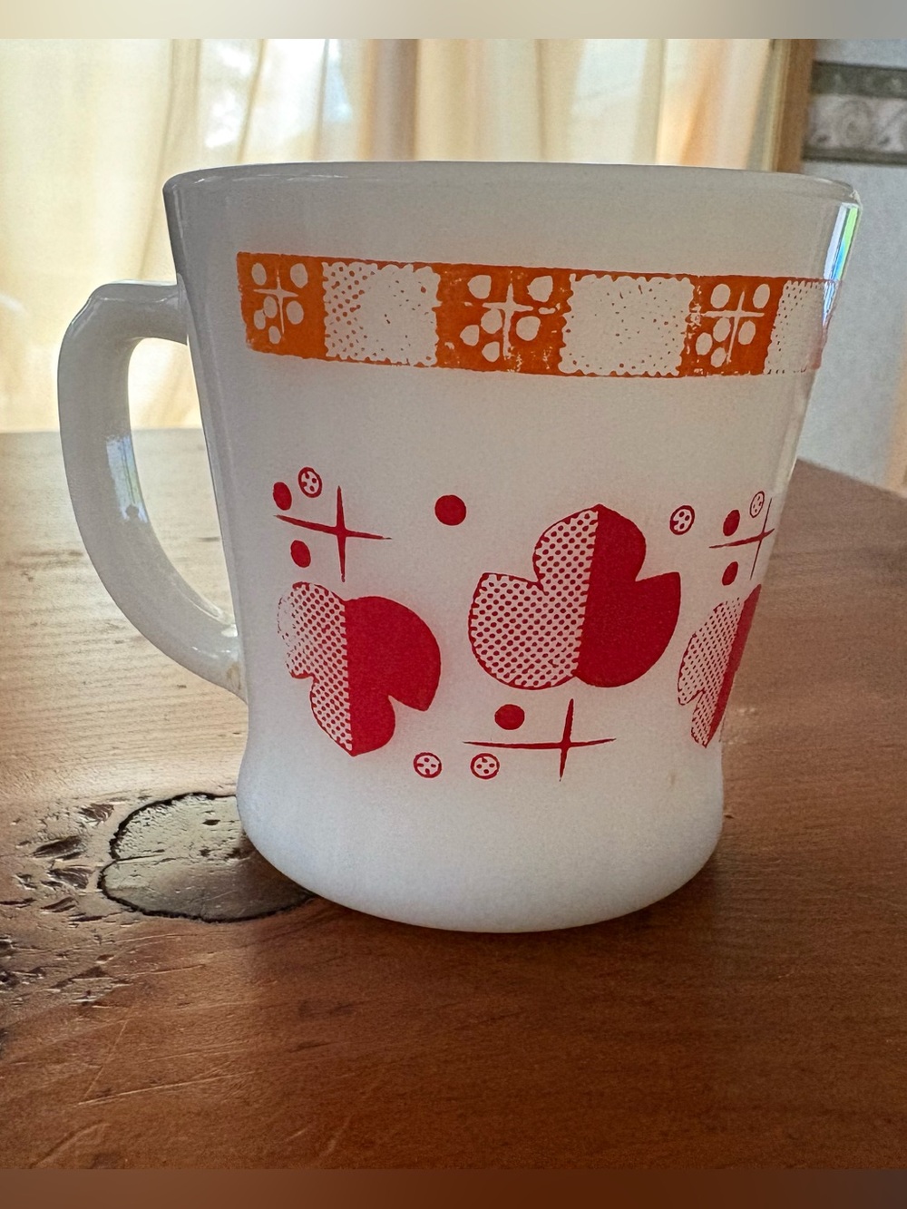 VTG Anchor Hocking Milk Glass Mug with Red Shamrock/Leaf Design Orange Atomic